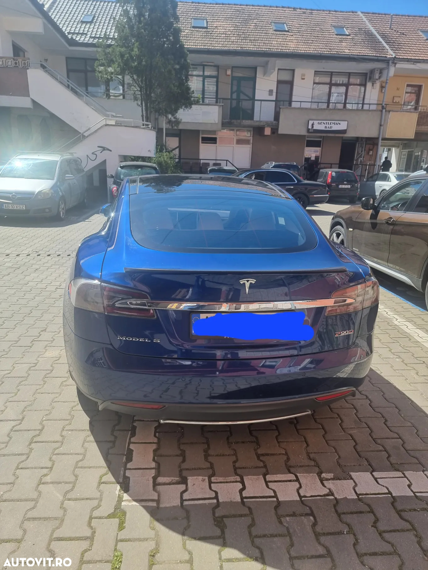 Tesla Model S - 3