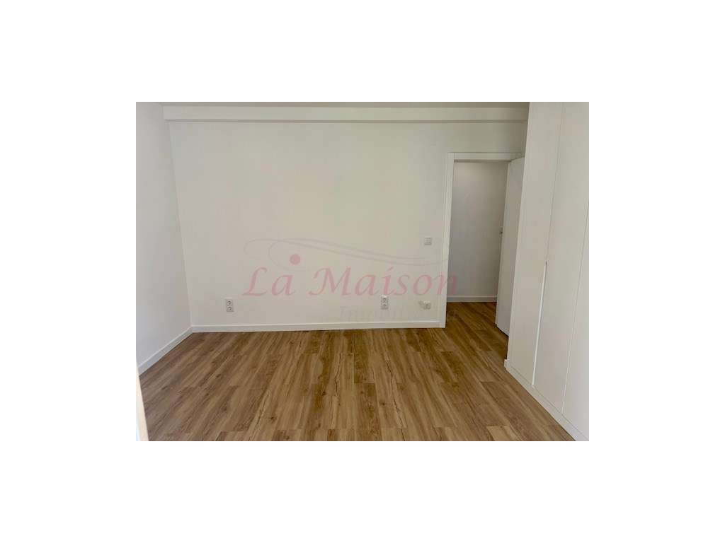 Apartamento T3 totalmente remodelado na Amadora-21