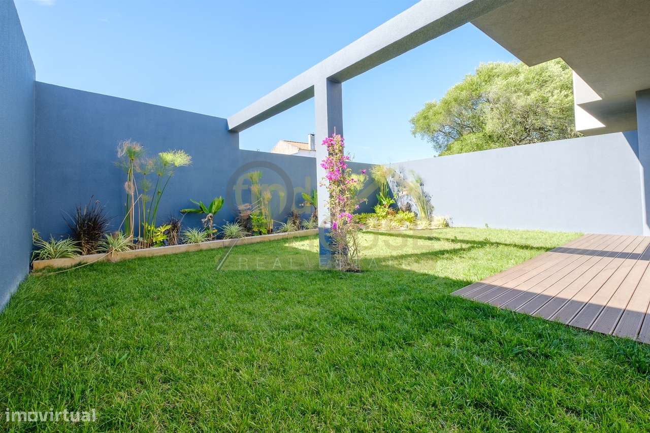 Moradia geminada T3 em Bicesse-27