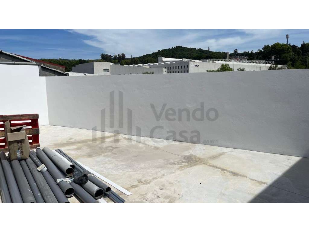 Vende-se Loja-Armazém - Fujacal - Braga - Grande imagem: 4/26