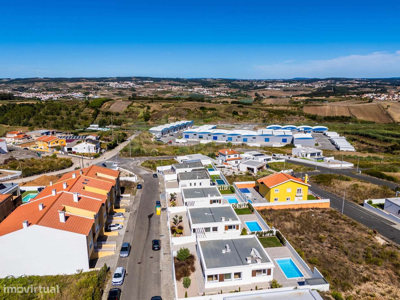 Moradia T3 Térrea com Piscina e Jardim ! - Grande imagem: 2/35