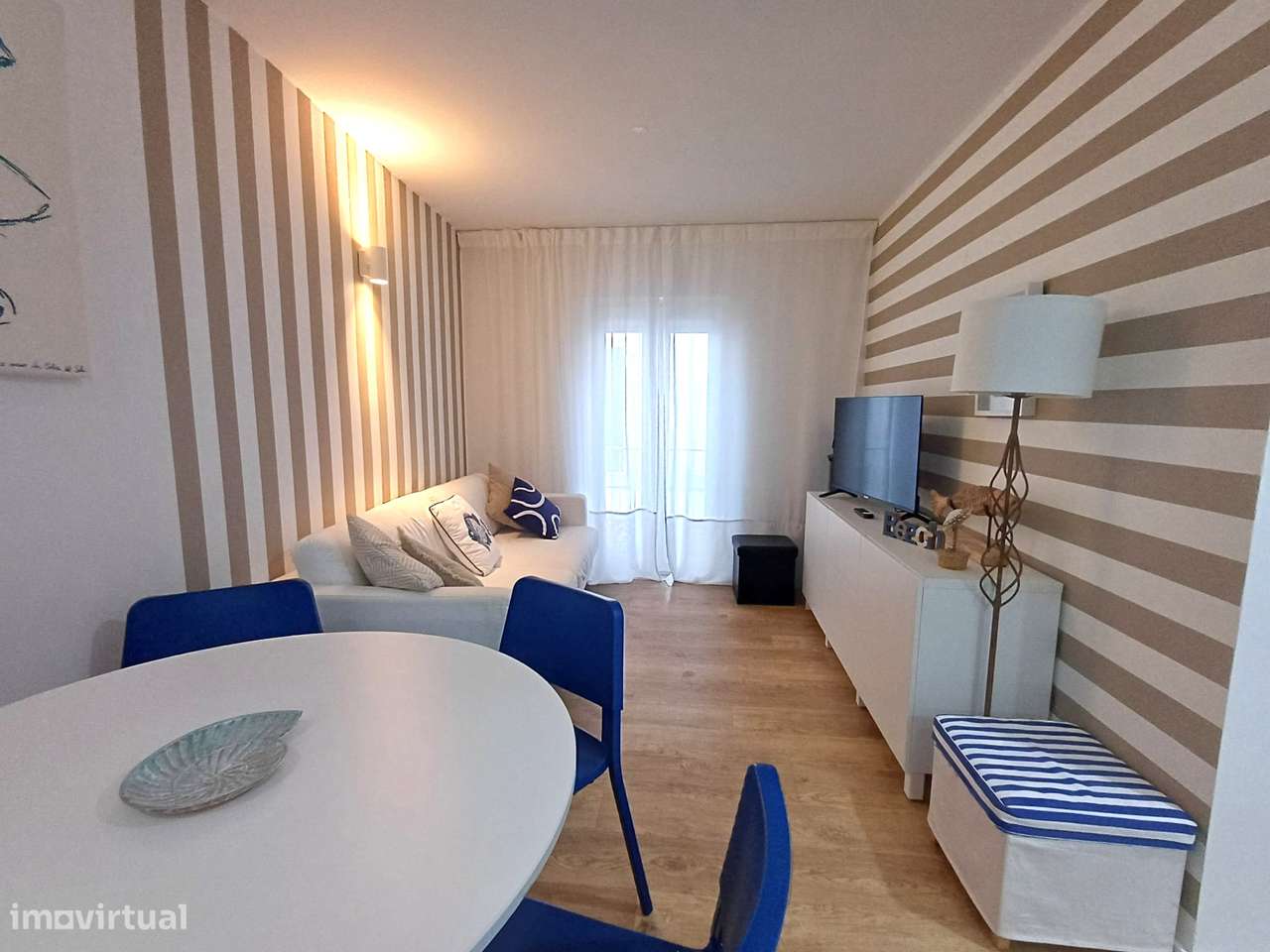 Apartamento T1 prédio recente perto da praia de Sesimbra - Grande imagem: 2/16