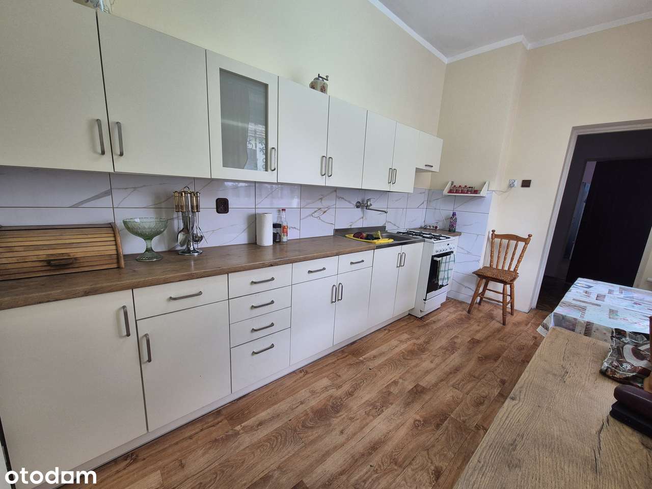 Duże, ustawne mieszkanie z ogródkiem na parterze!-0