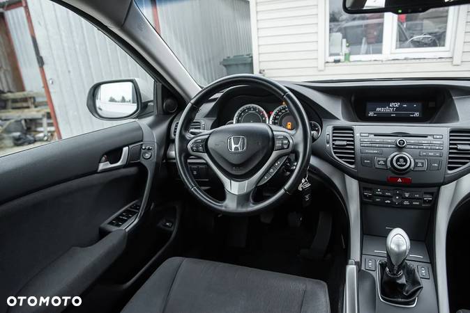 Honda Accord 2.0 Elegance - 23