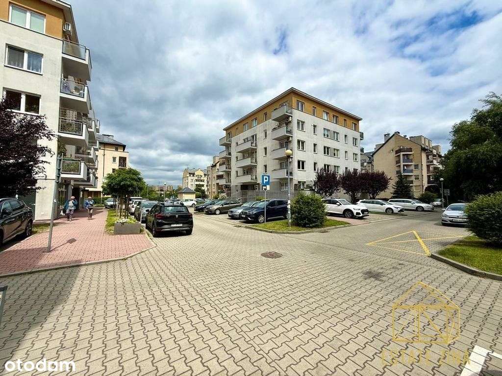 Kurdwanów | Parter | Duża witryna | 2 wejścia