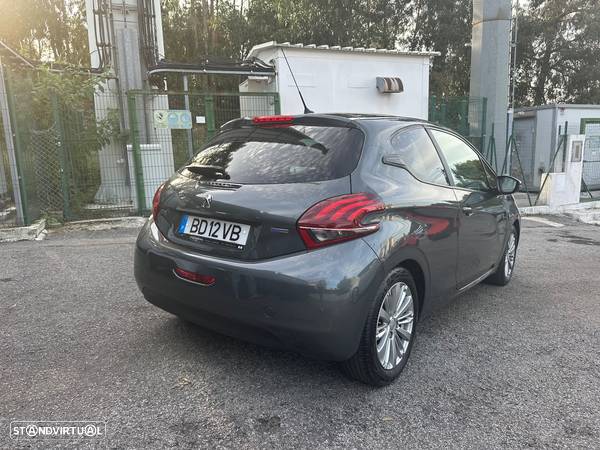 Peugeot 208 1.2 PureTech Style - 3