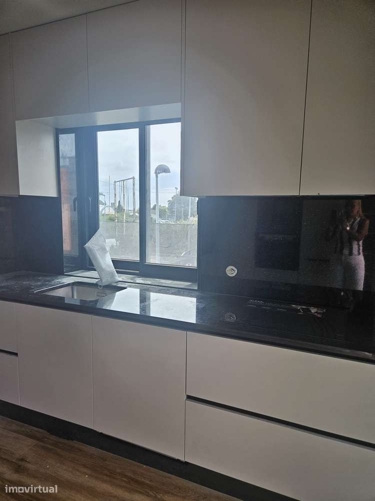 Moradia T4 com Piscina e Jardim-17