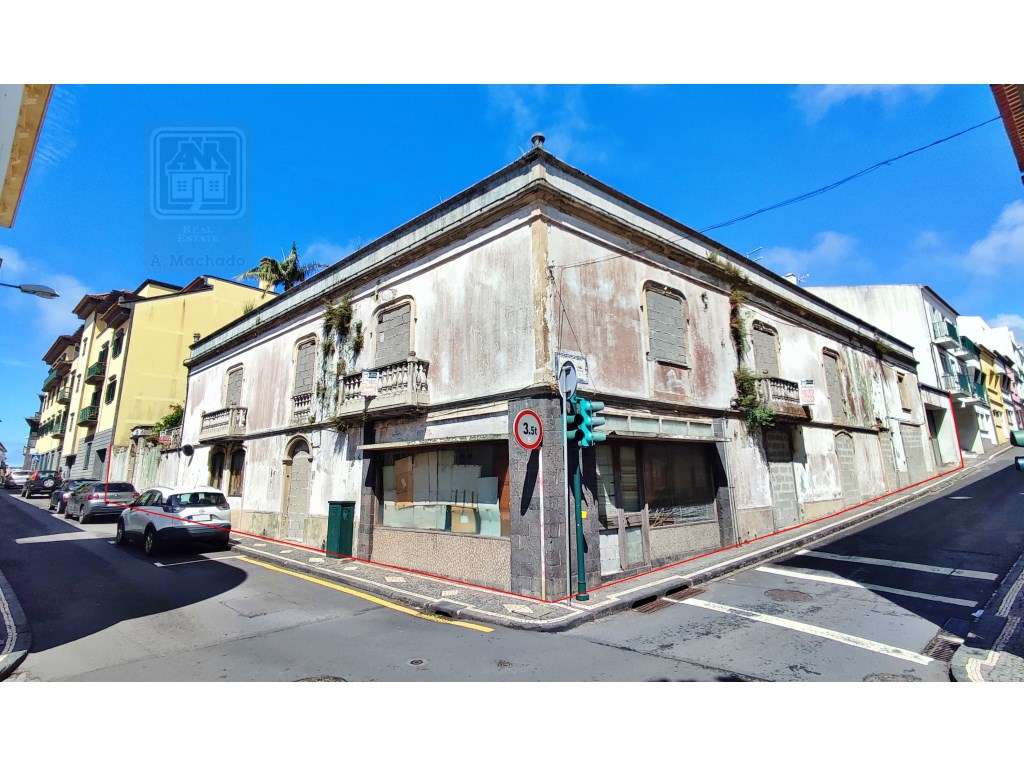 AMPLO EDIFÍCIO - MORADIA para VENDA no centro histórico de Ponta De...-3