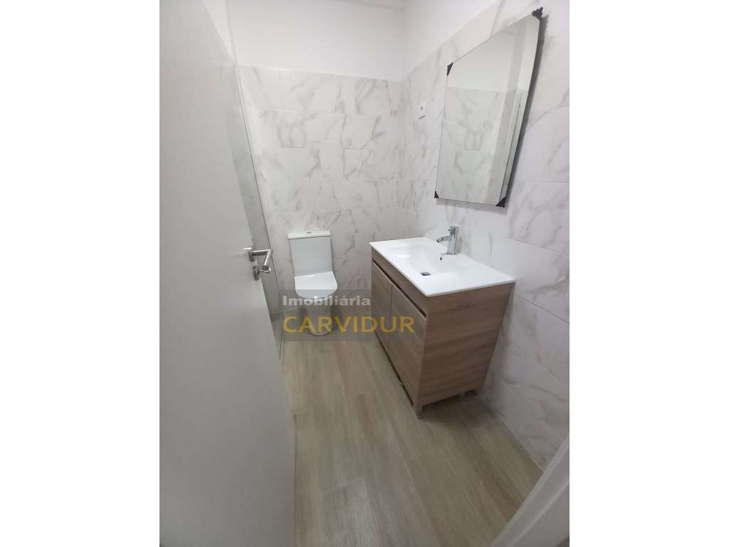 Baixa da Banheira Remodelação total R/C com quintal e anexo-10