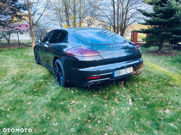 Porsche Panamera Turbo PDK - 25