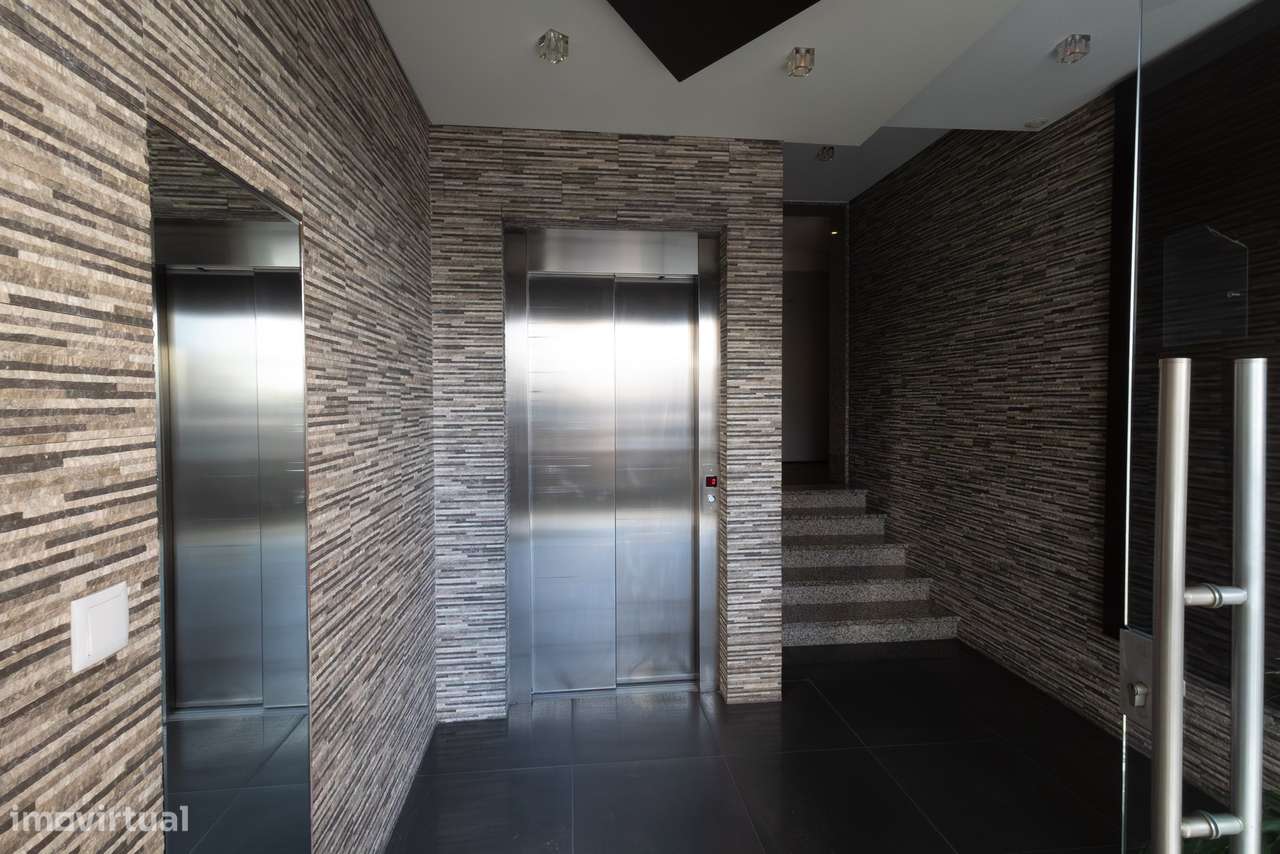 Apartamento T3 na Praceta Vale de Gatos, Amora - Grande imagem: 2/43