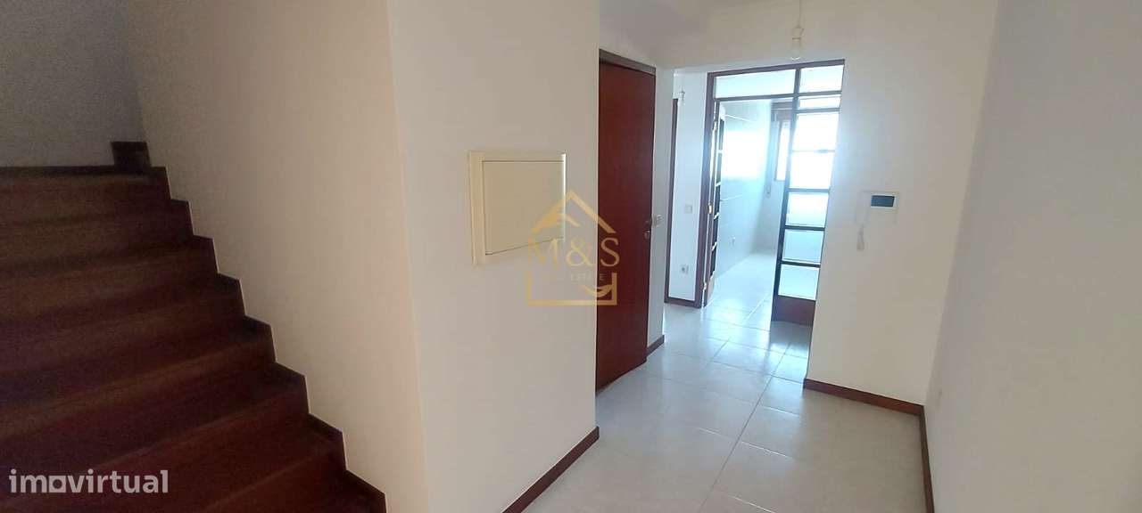 Apartamento T4 Duplex - Varandas - 2 Lug.Garagem - Porto-6