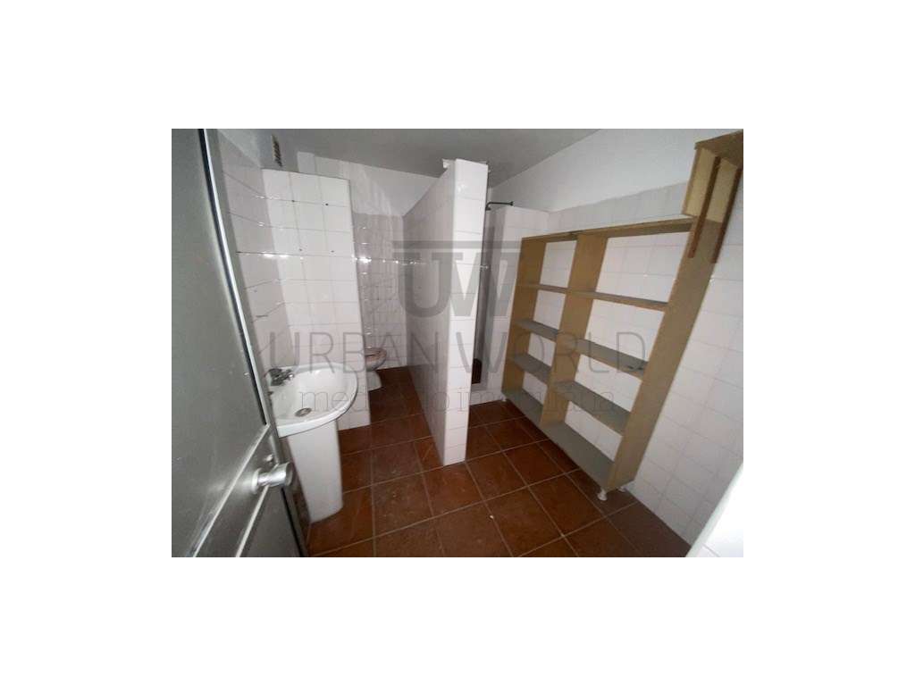 Armazém Industrial, Venda do Pinheiro, Mafra, 591 m2 - Grande imagem: 4/4