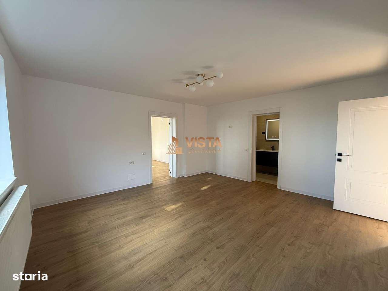 Apartament la casa cu curte si garaj la 5 minute de Centru Brasov-0