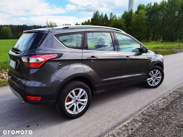 Ford Kuga 2.0 TDCi 2x4 Titanium - 10