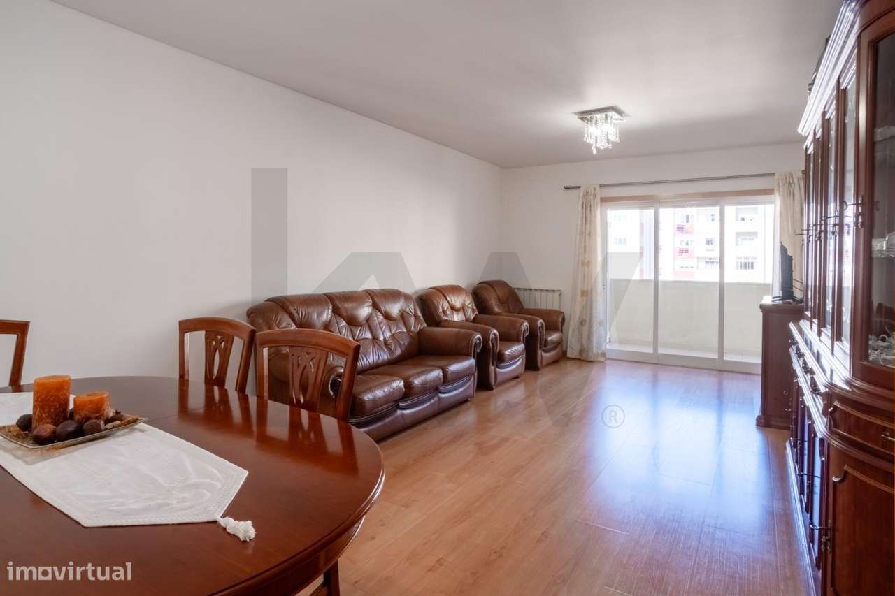 T3 com Box, Arrecadação, 3 Varandas e Vista Rio – Quinta da Piedade, 2-22