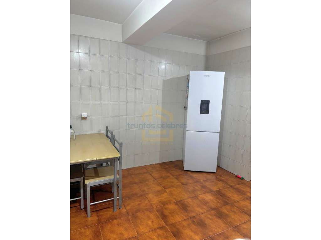 Apartamento T2 com Lugar de Garagem e dois arrumos - São Cosme, Gon... - Grande imagem: 4/20