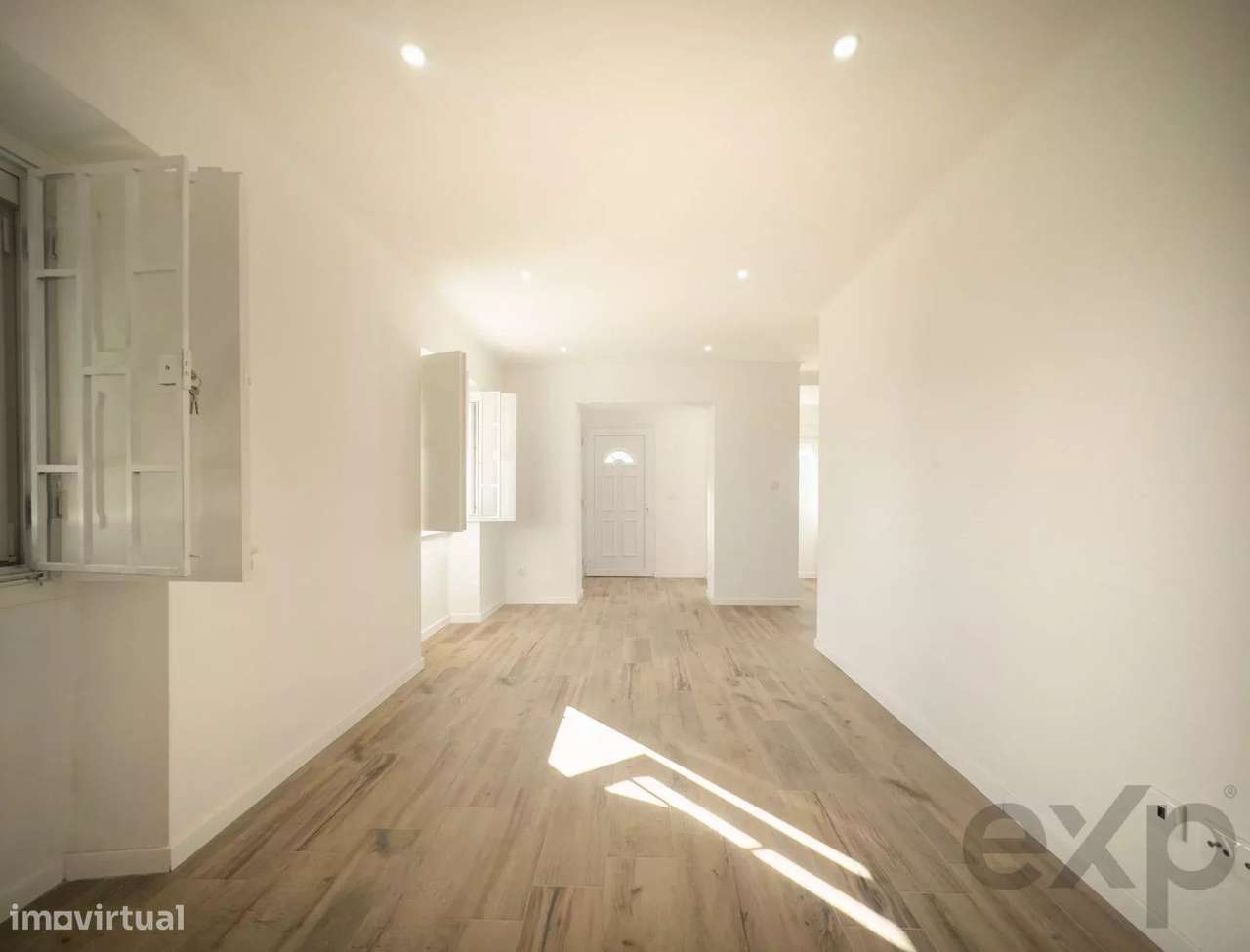 Mude-se imediatamente | Casa de 3 Quartos, 4 Banheiros com Horta de Cí - Grande imagem: 5/36