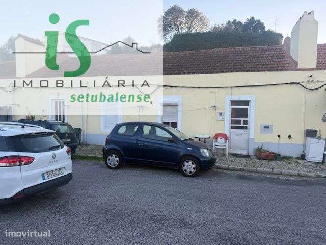 CONJUNTO DE DUAS MORADIAS PARA VENDA EM SETÚBAL (ZONA CENTRAL - (PRÓ-0