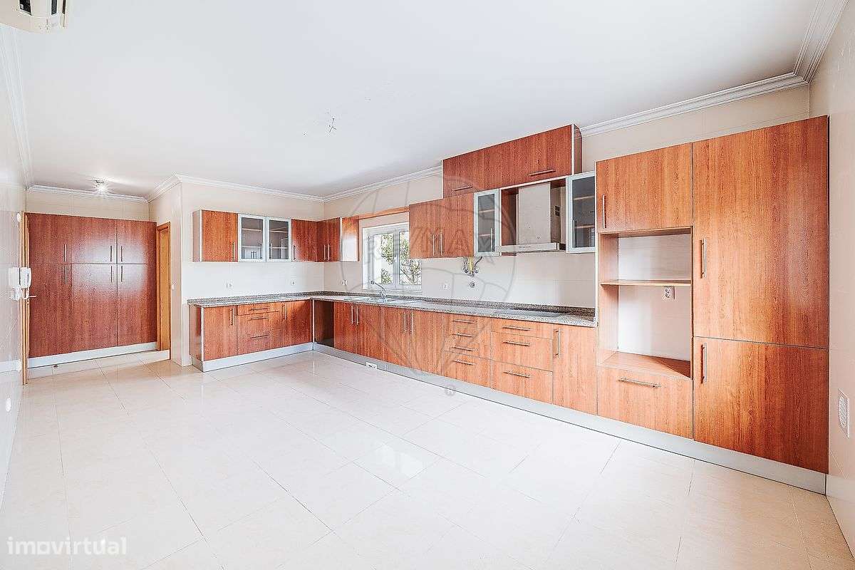 Moradia T4 para venda-18