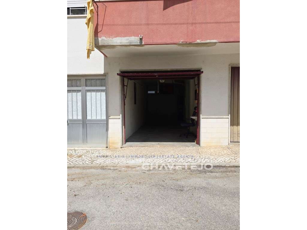Apartamento T2 com garagem dupla e vista para o Castelo de Tomar-24