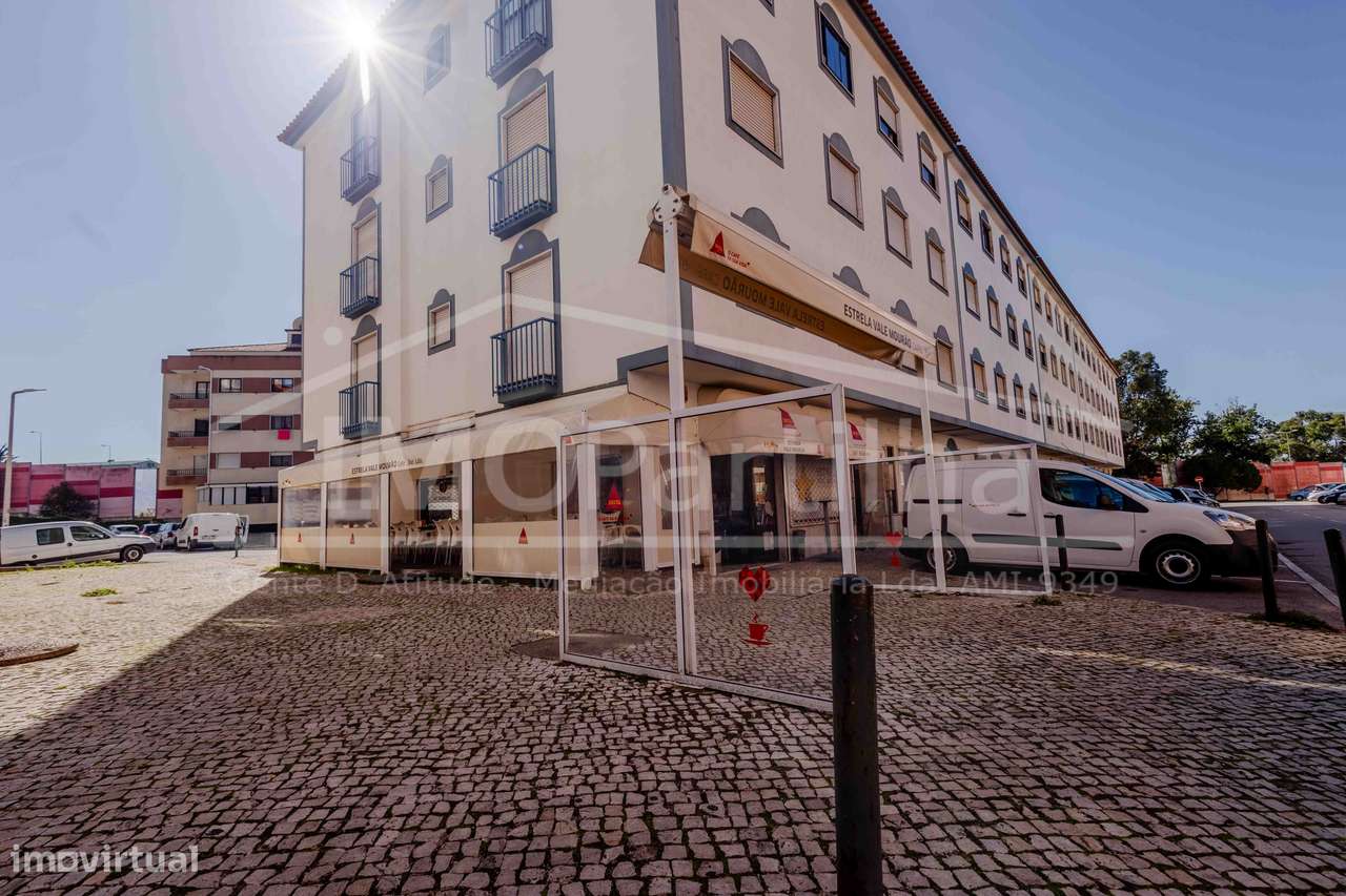 Espaço comercial para venda no Cacém-6