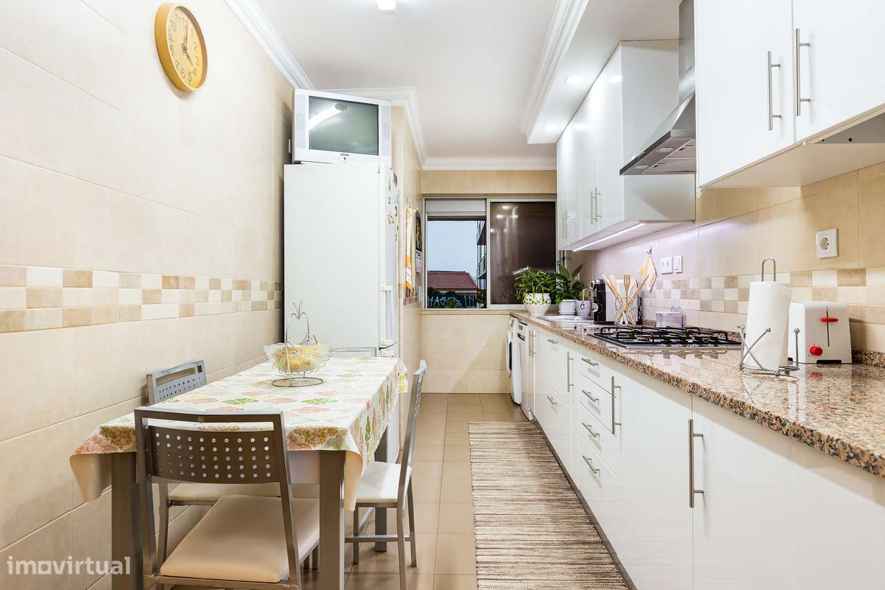 T2 com terraço em Rio de Mouro-Sintra-11