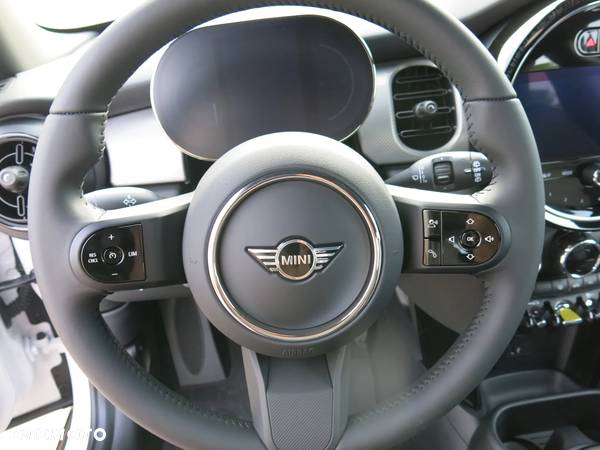 MINI Cooper SE Electric Trim - 8