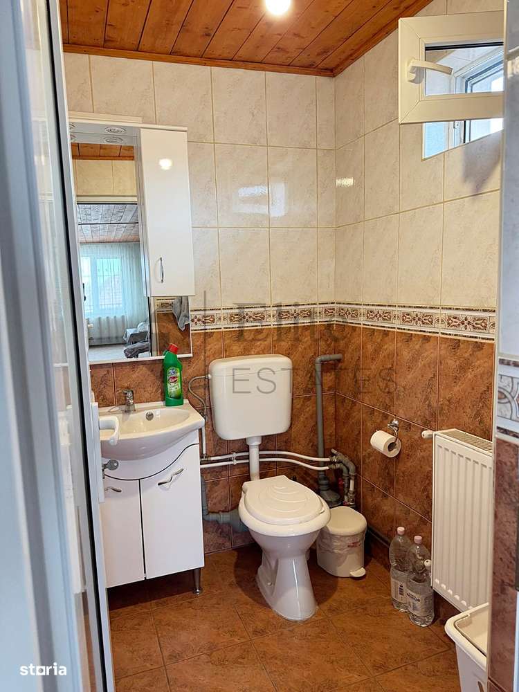 Spatiu comercial cu apartamente de vanzare In Nojorid-14