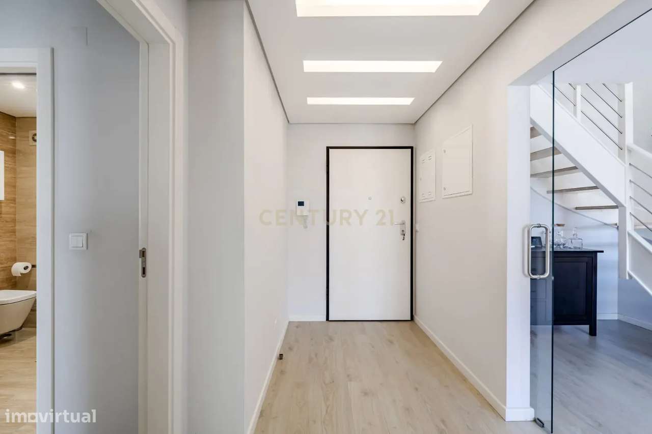 T3+1 Duplex com Box e Churrasqueira | Quinta da Fábrica | Vale de Milh-7