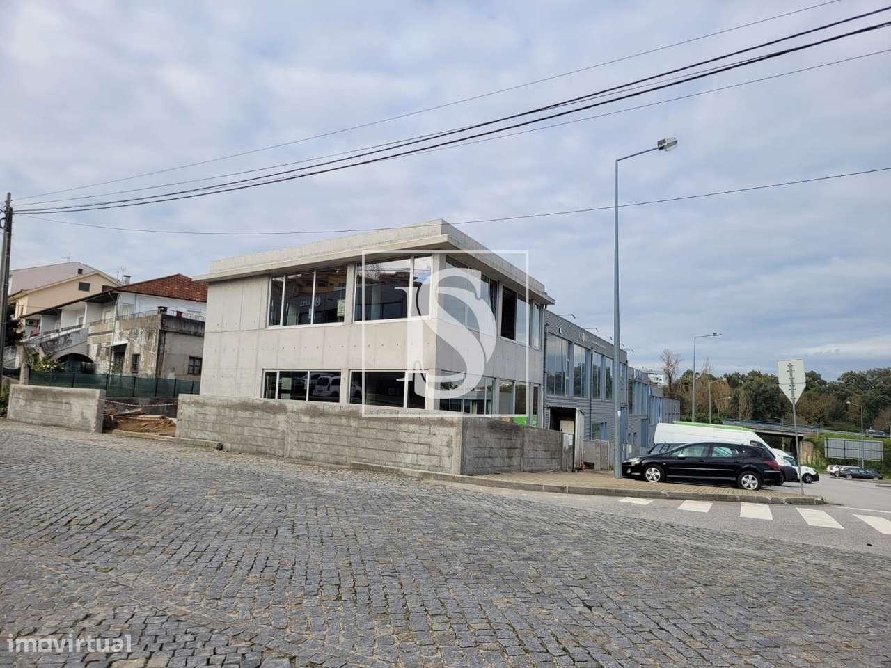 Pavilhão Novo no Centro Empresarial de Ferreiros - Braga - Grande imagem: 2/5