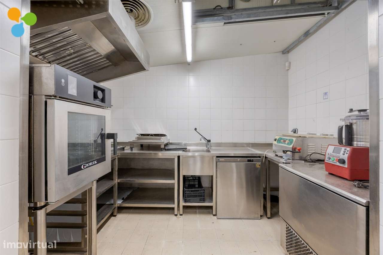 Restaurante Equipado e Pronto a Funcionar – Oportunidade de Investimen-27