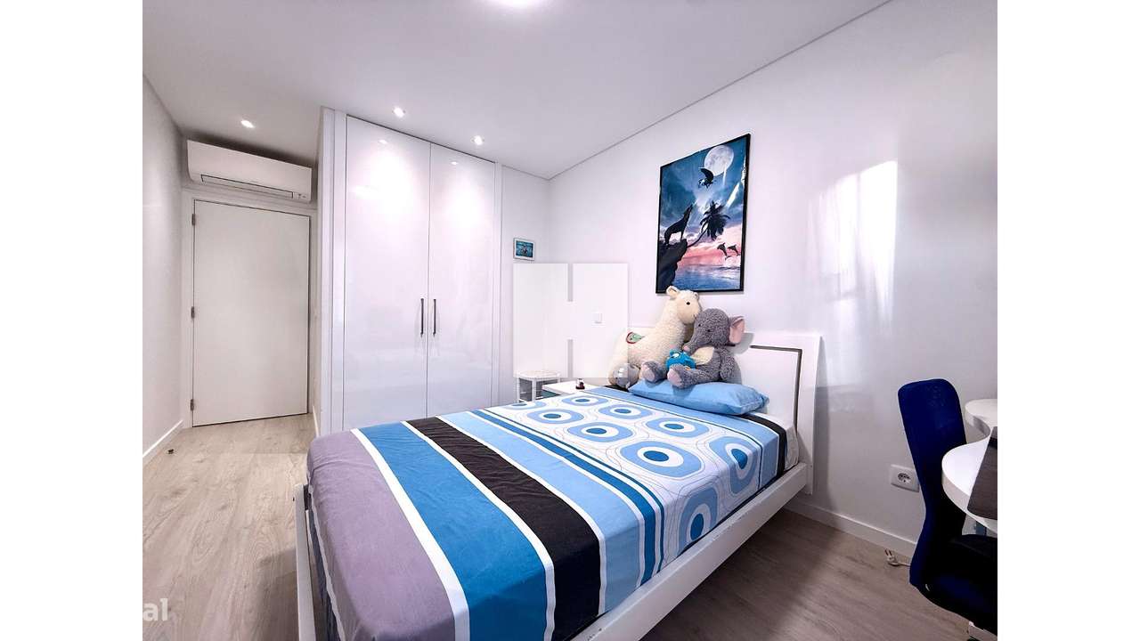 Apartamento T3 Seminovo c/ Terraço-27