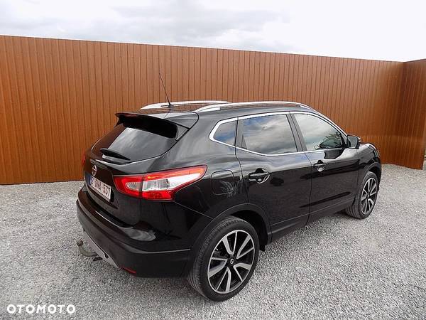 Nissan Qashqai 1.2 DIG-T Xtronic TEKNA+ - 4