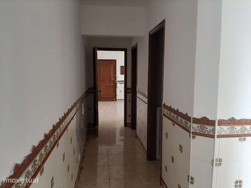 Apartamento T3 em Santo António da Charneca - Grande imagem: 2/15