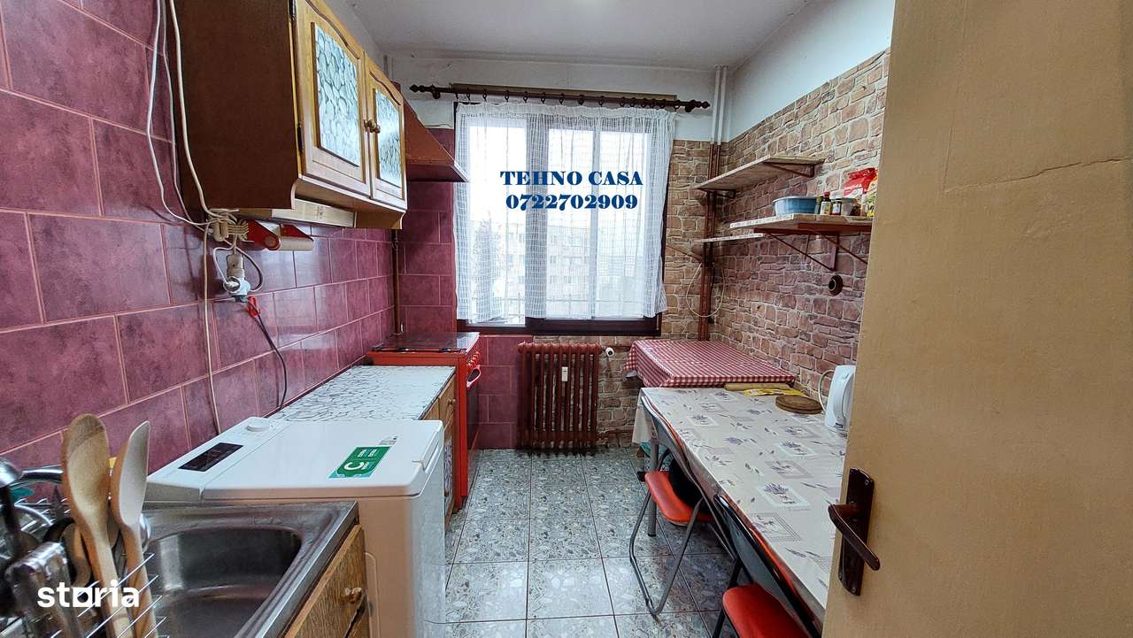 Titan, metrou 1 Decembrie la 800m, bloc reabilitat, stradal-10