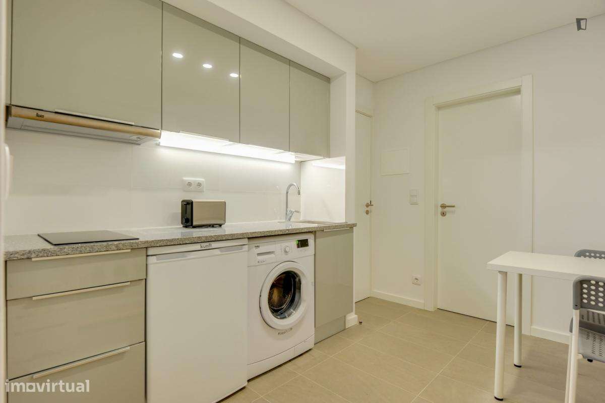 Estúdio - localizado em Baixa Coimbra - Grande imagem: 3/5