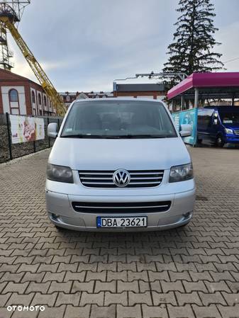 Volkswagen Caravelle - 1