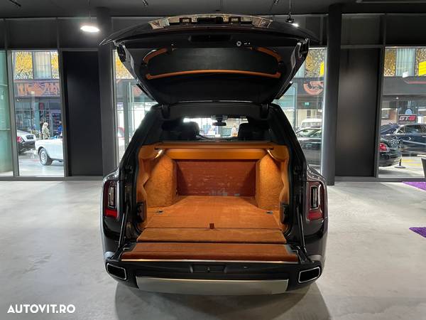 Rolls-Royce Cullinan Standard - 27