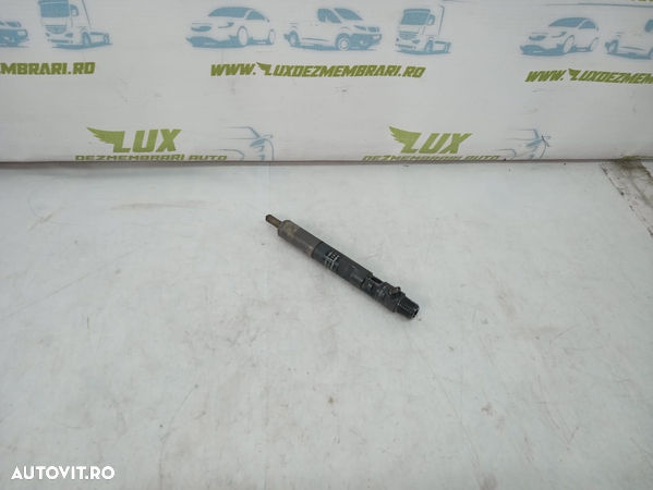 Injector injectoare 1.5 dci k9k h8200827965 / 166000897r Dacia Sandero 1 - 1