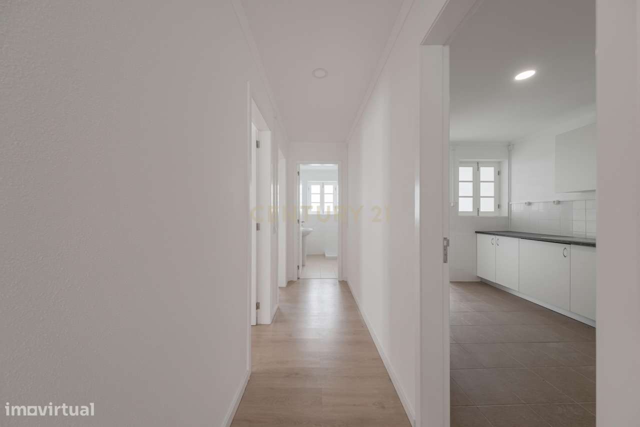 Apartamento T2 Renovado no Centro Histórico de Angra do Heroísmo - Grande imagem: 4/18