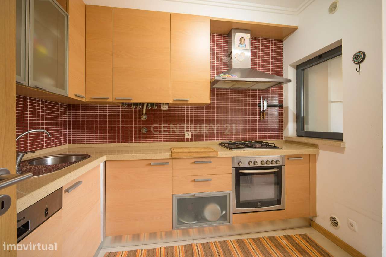 Onde o Mar é Vizinho: Moradia T2+1 com Vista Panorâmica-7