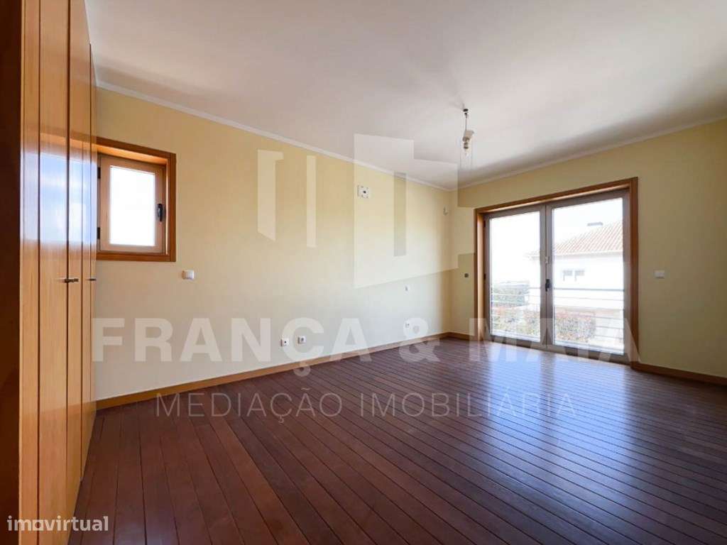 Moradia T3 Renovada com Áreas Excepcionais e Potencial até T5 em Pe...-20