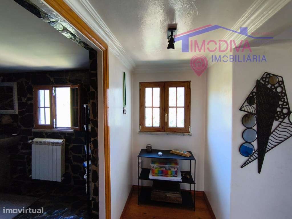 Propriedade com moradia, anexo, piscina e terreno com mais 2 ha-58