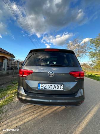 Volkswagen Touran - 5