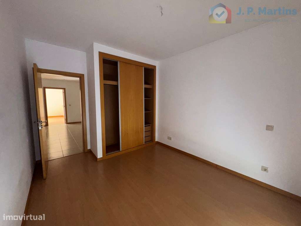 Espaçoso apartamento T3, c/ varanda e garagem, Vila Serena, Pinhal ...-12