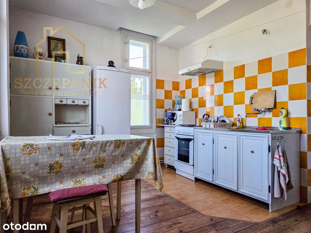 Dom z działką podzielony na 3 odrębne mieszkania !-15