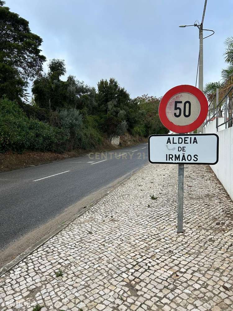 Terreno de 2080m² com projeto aprovado em Azeitão-10