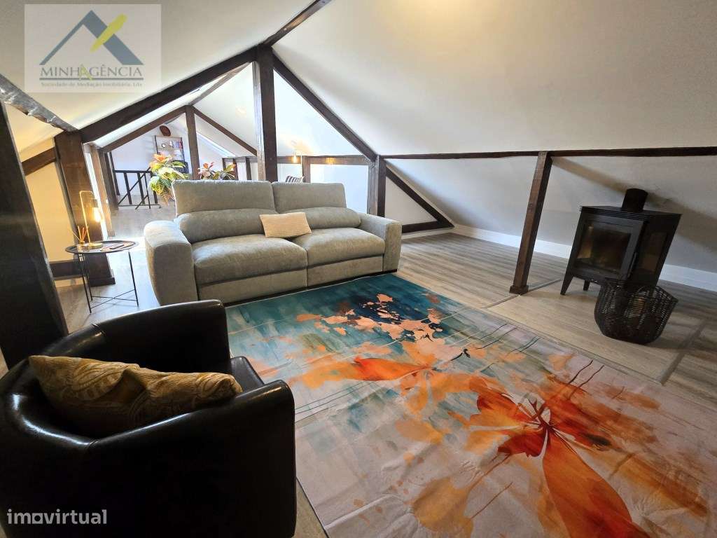 Apartamento T2 Duplex remodelado no Lavradio-16