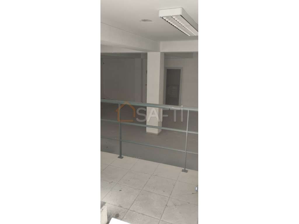 Loja / Espaço Comercial à Venda em Torres Novas - Grande imagem: 5/10